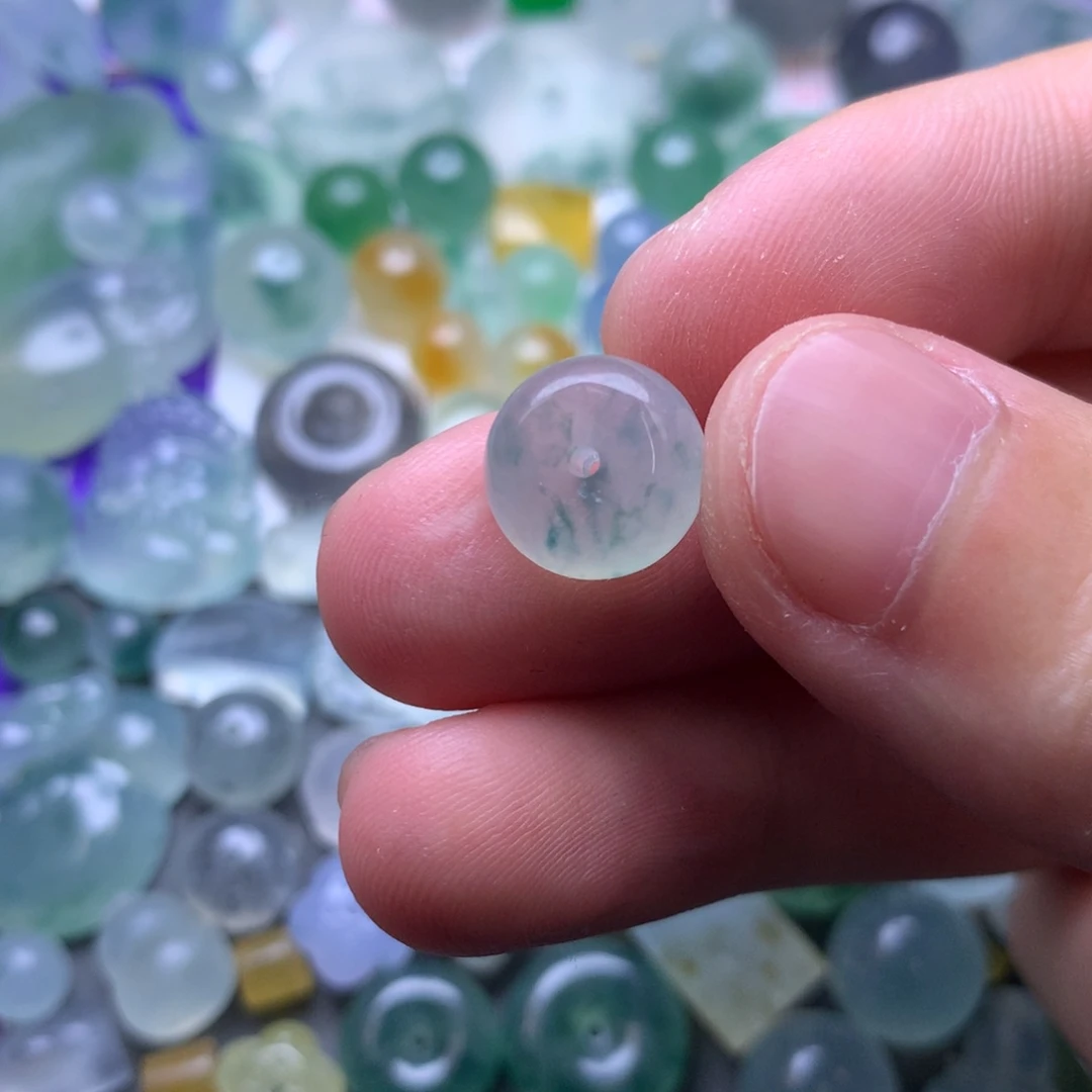 定制翡翠未镶嵌挂件