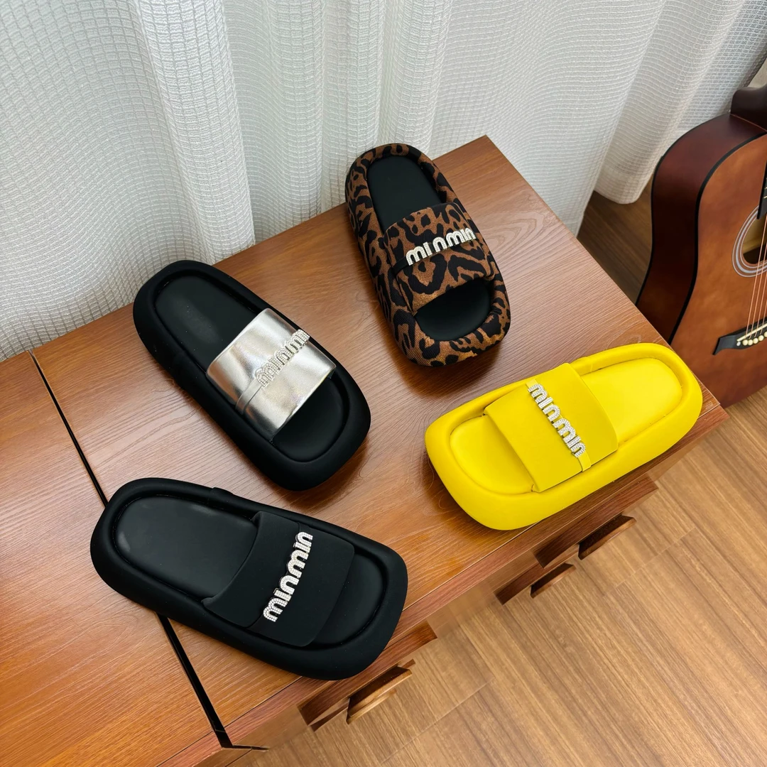 llyt爆款2025夏季新款小个子外穿拖鞋厚底字母水钻一字拖鞋女