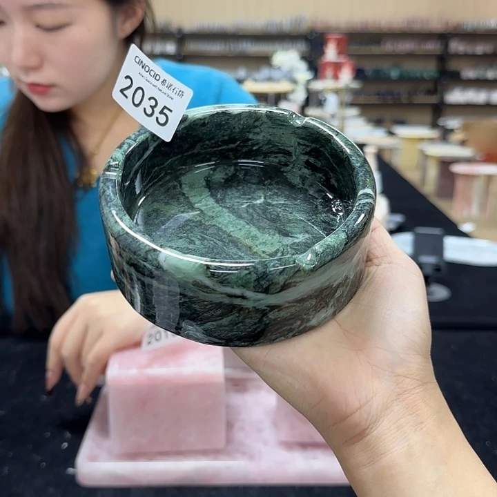 2035普拉达绿烟灰缸福利