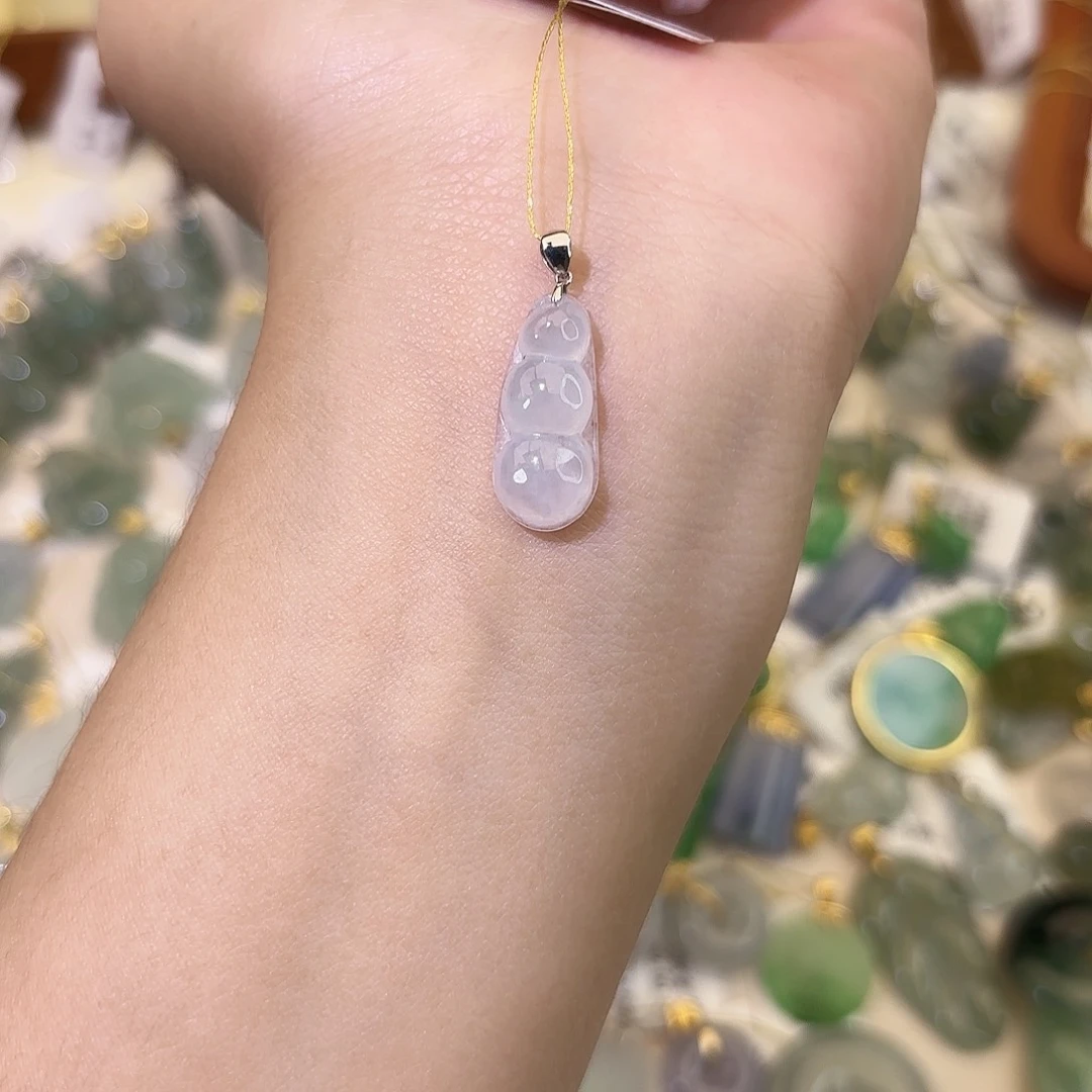 翡翠18K金镶嵌颈饰豆子