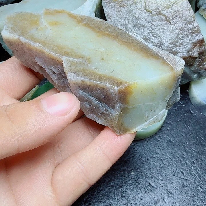 未镶嵌和田玉（糖玉）珠宝奇石