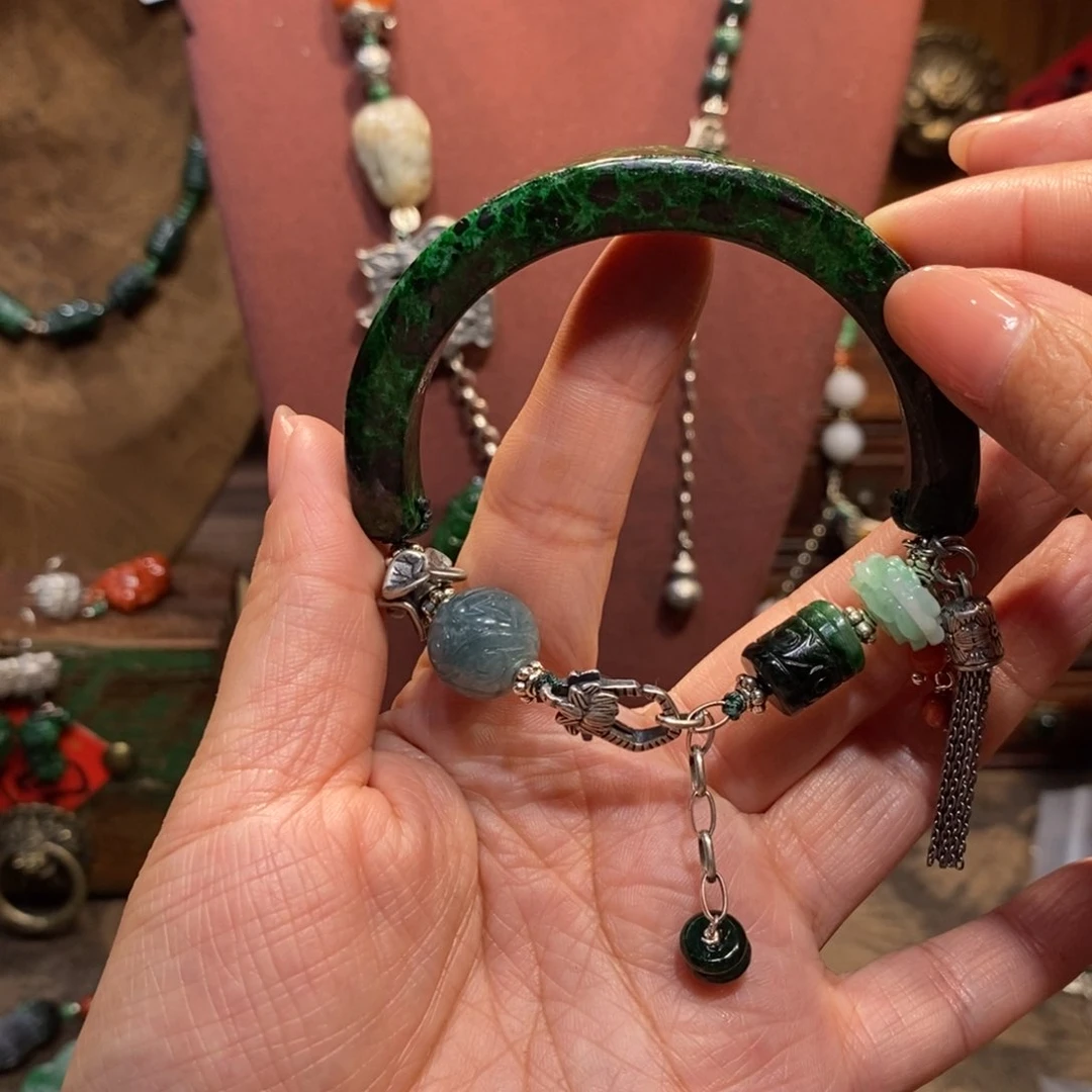 翡翠吊坠(赠链)未镶嵌