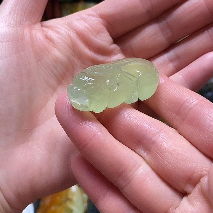 岫玉未镶嵌吊坠(赠链)