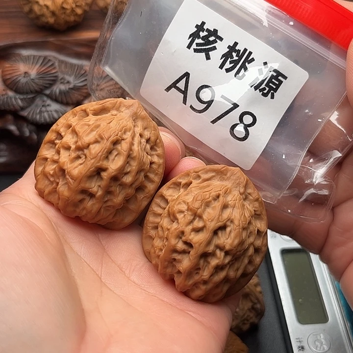 文玩核桃吊坠佛肚40