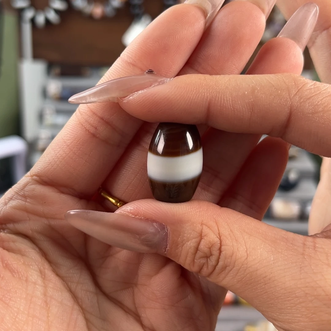 贾***生玛瑙/玉髓合金珠宝奇石