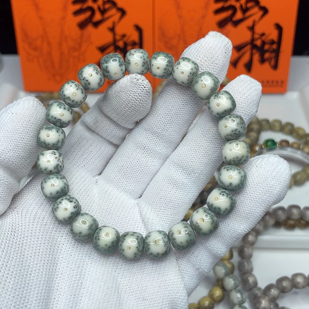 星月菩提手串38。10/9绿包白黄金瞳超级大眼毕业