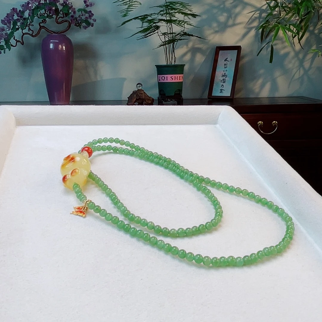 18K金镶嵌颈饰蜜蜡蜜蜡