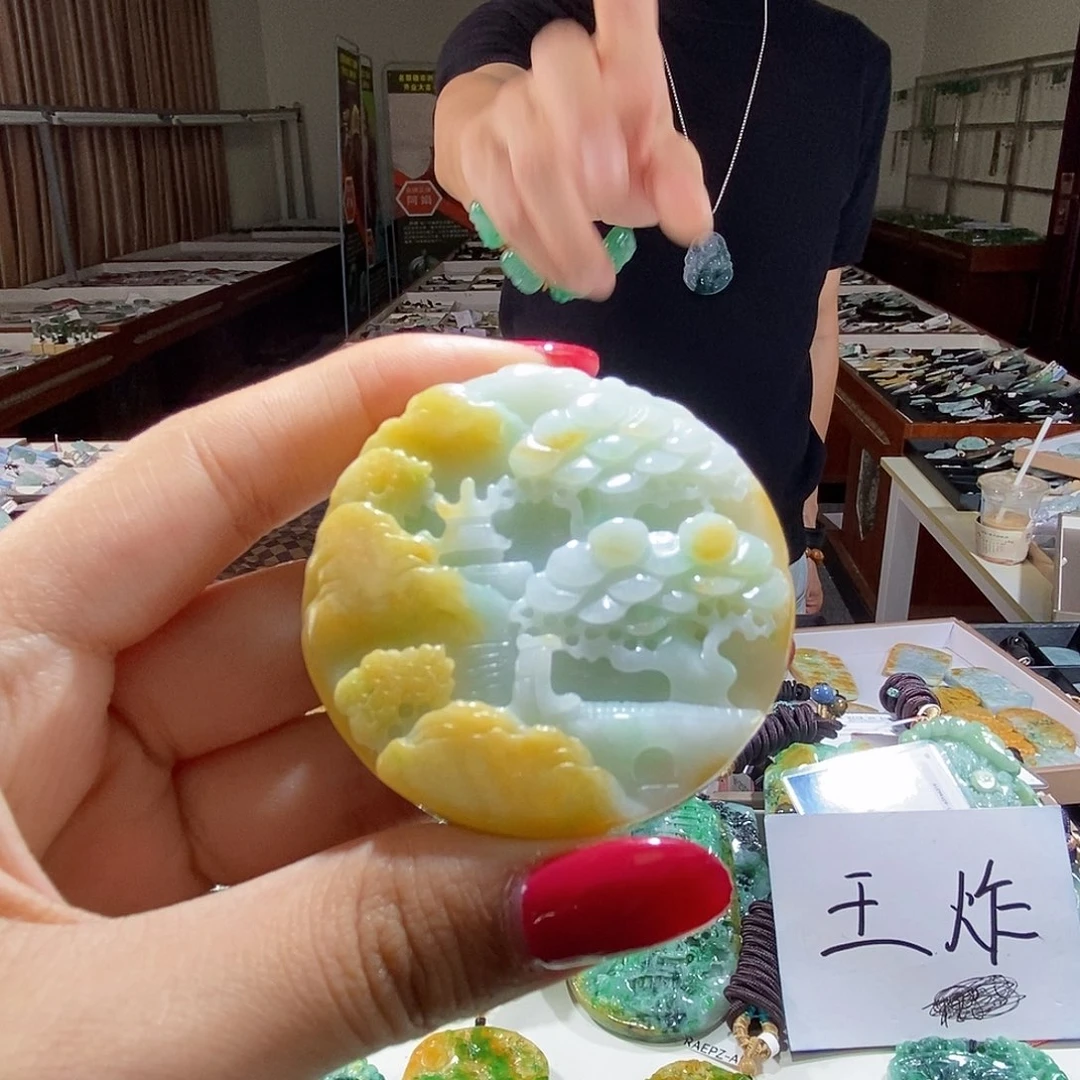 翡翠未镶嵌颈饰翡翠