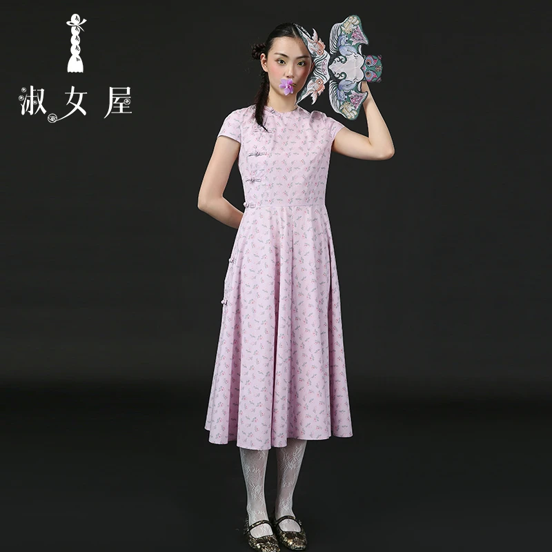 淑女屋官方旗舰店显瘦圆领印花法式度假风束腰时尚连衣裙2024夏新