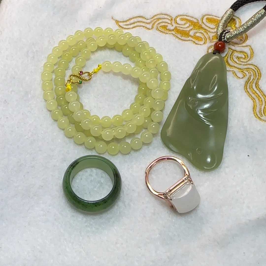 草***店和田玉未镶嵌吊坠(不含链)