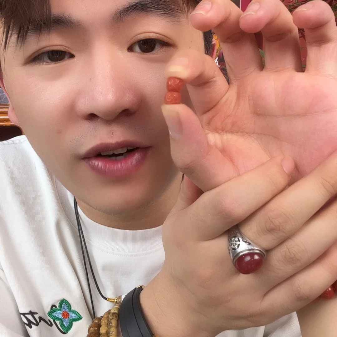 情***俞合金颈饰玛瑙/玉髓吊坠