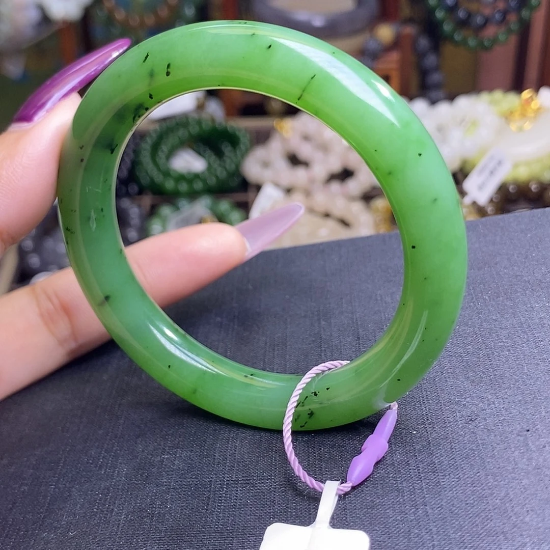 和田玉未镶嵌颈饰乌兰海猕猴桃苹果绿手镯54.5