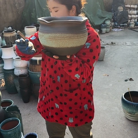 25口18高瑕疵一个盆子。