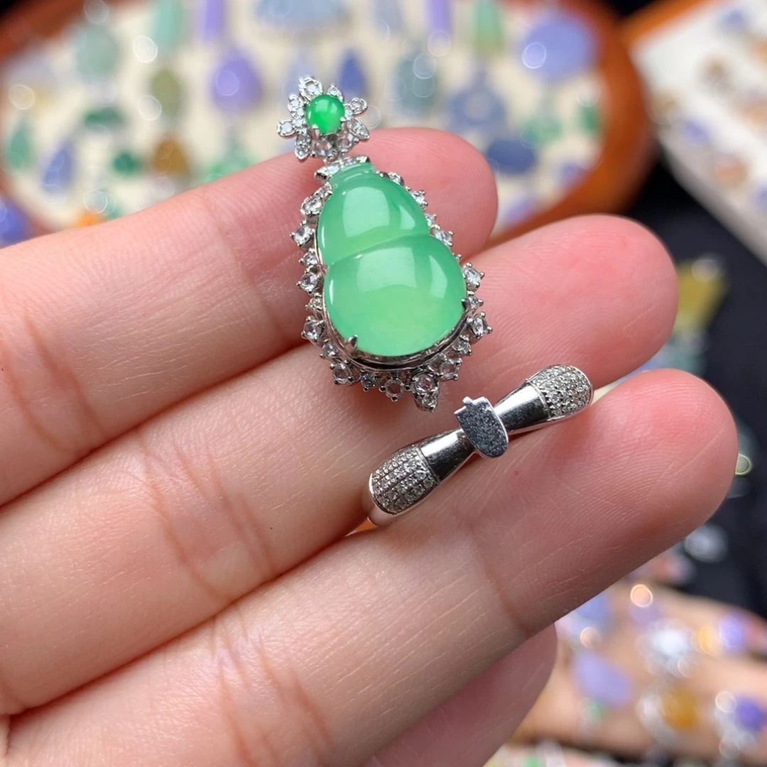 翡翠戒指18K金镶嵌葫芦两用款