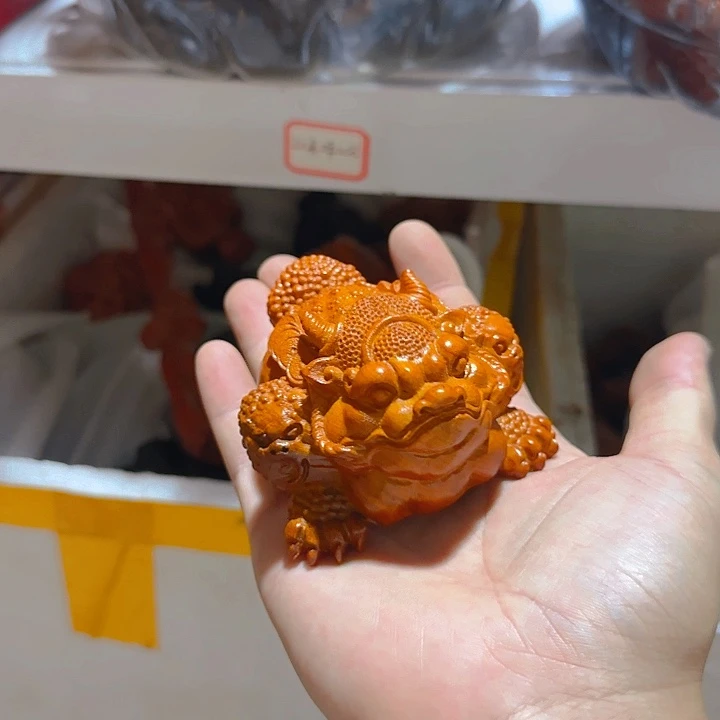 木花梨木10牛角金蟾一只