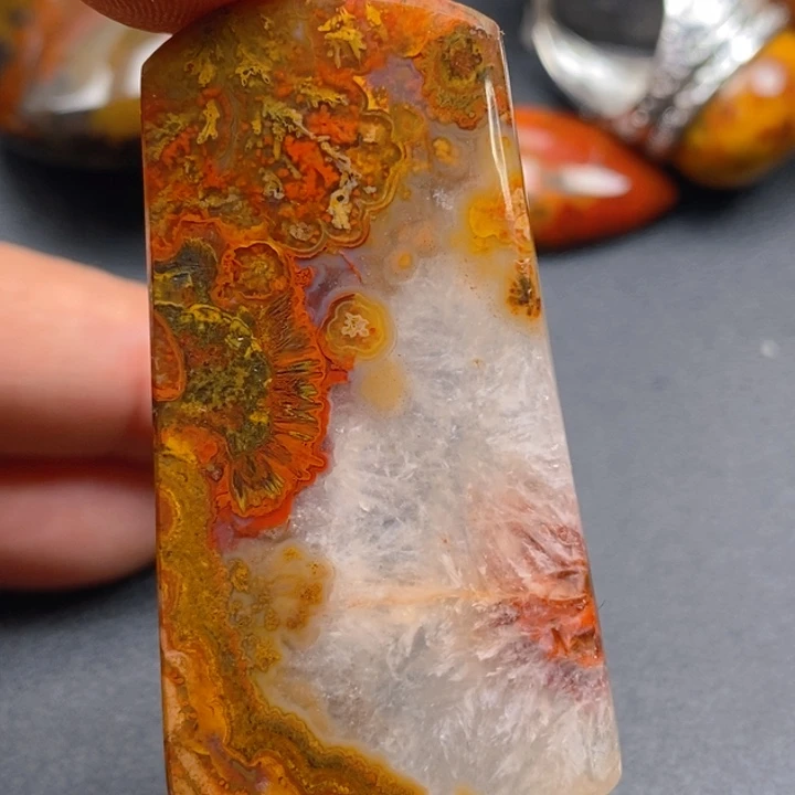 玛瑙/玉髓颈饰未镶嵌毕***?