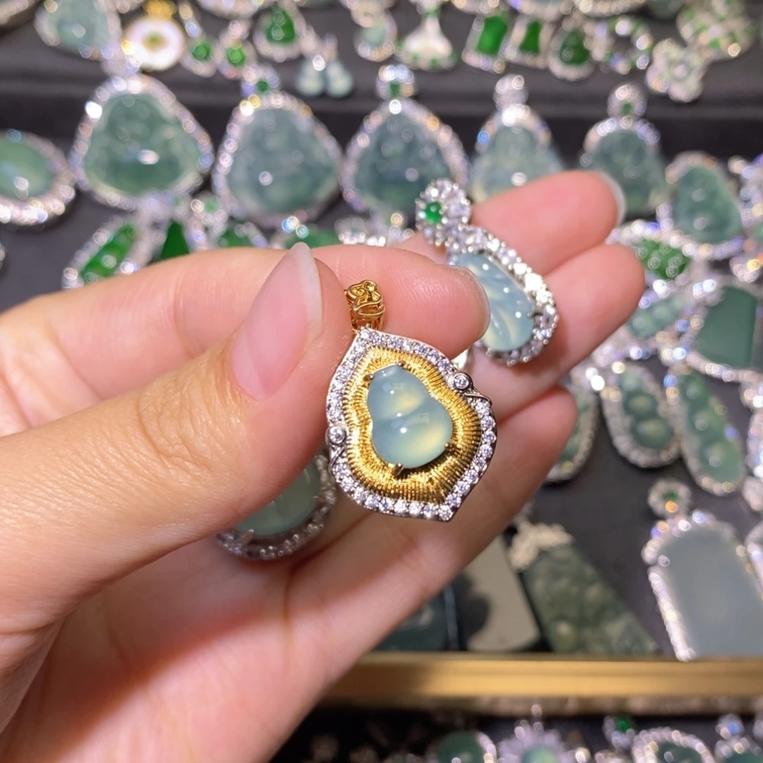 翡翠未镶嵌颈饰天然