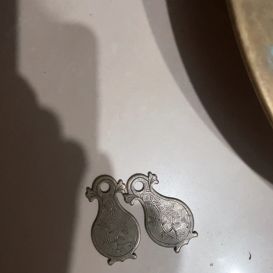 星***辉闪电购铜摆件工艺品