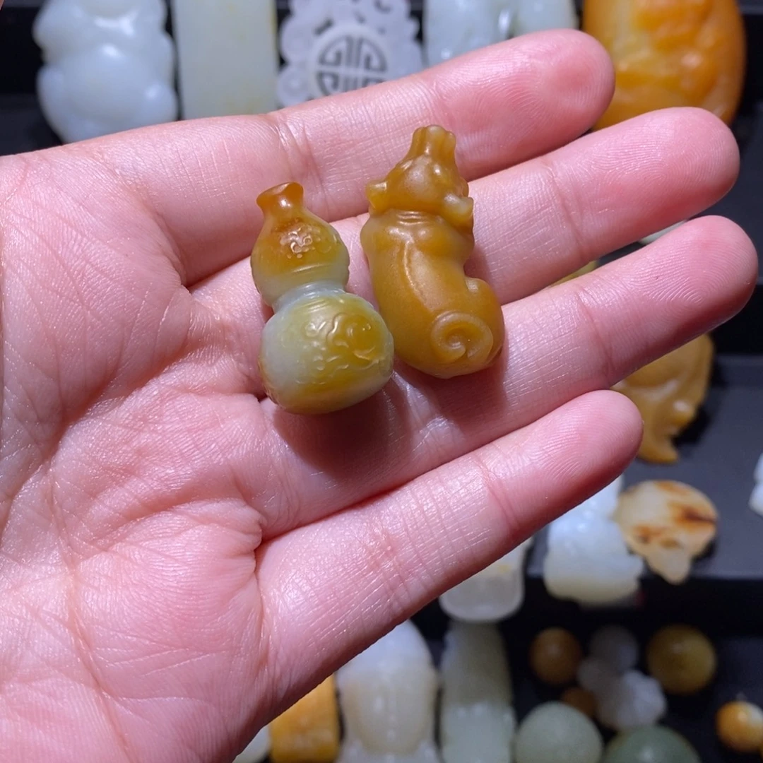 我***道和田玉未镶嵌颈饰