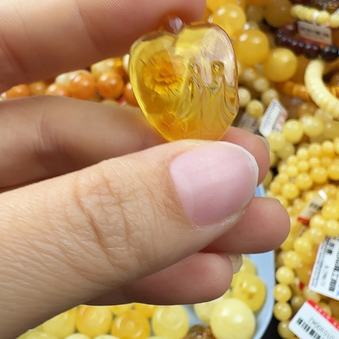 琥珀未镶嵌珠宝奇石
