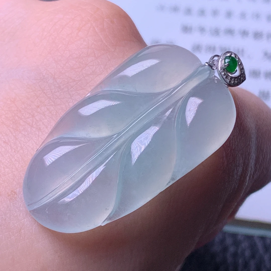 天然缅甸a货翡翠冰种晴绿金枝玉叶玉吊坠18k金35/20/5.5