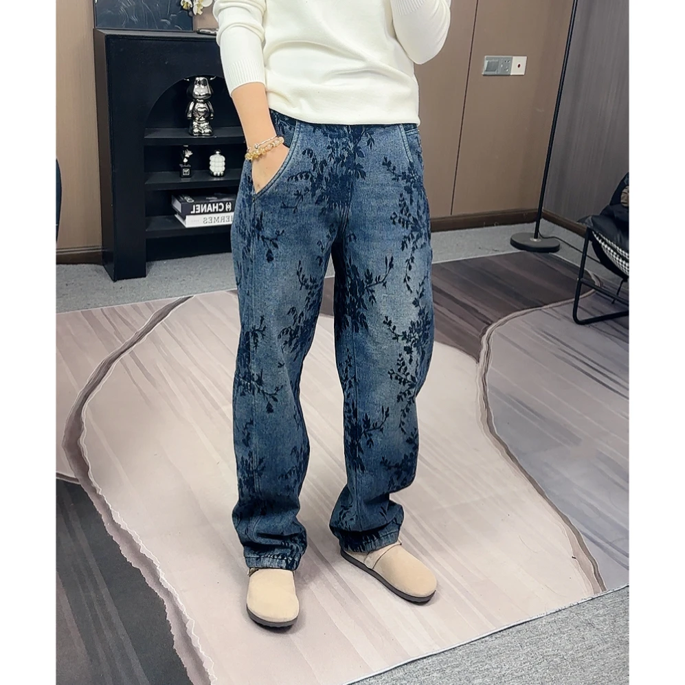 秋冬新品提花植绒刺绣复古老钱穿搭牛仔裤雪尼尔时尚弯刀休闲裤