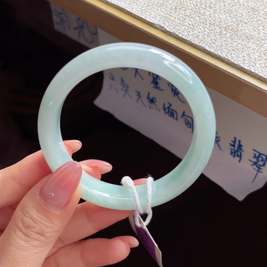 翡翠未镶嵌手镯手镯