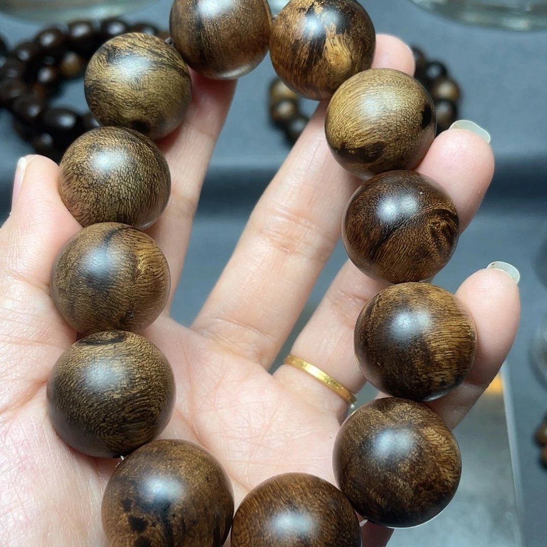 沉香手串白棋瘤疤2.0