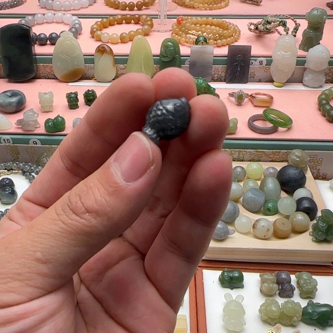 小***饱和田玉未镶嵌吊坠(不含链)