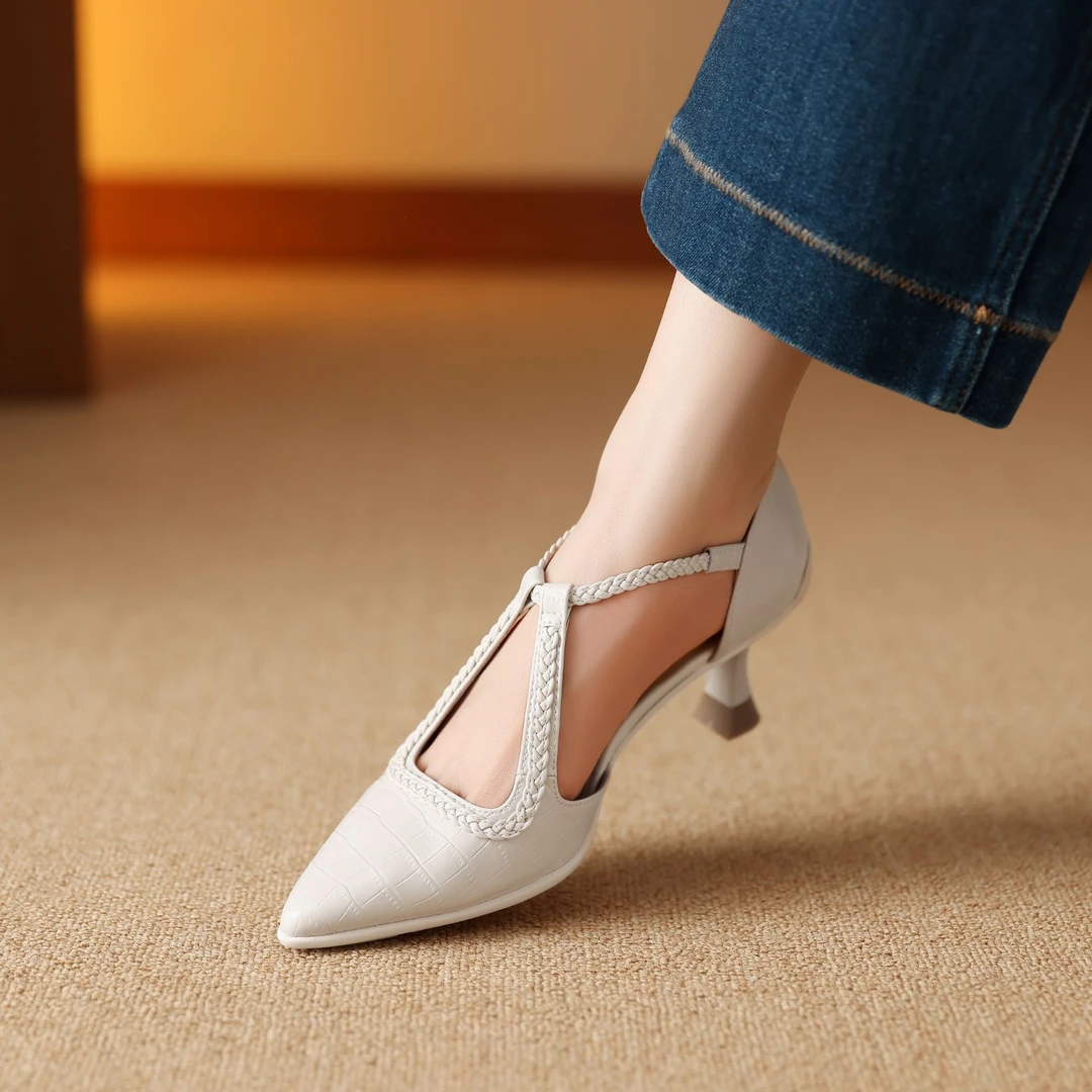 邓老板5.8cm羊皮2025新款时尚尖头高跟包头中空凉鞋气质百搭3303