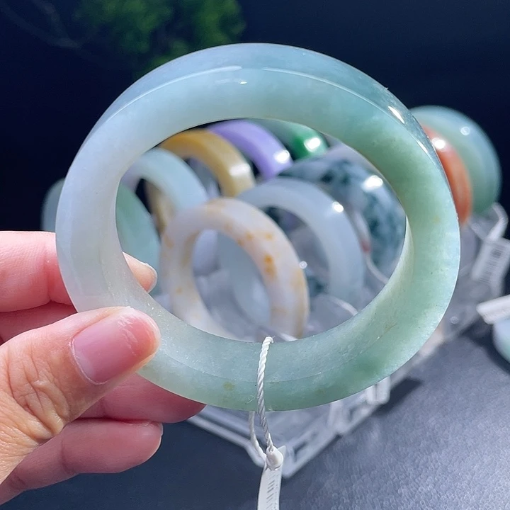 定制翡翠未镶嵌翡翠手镯