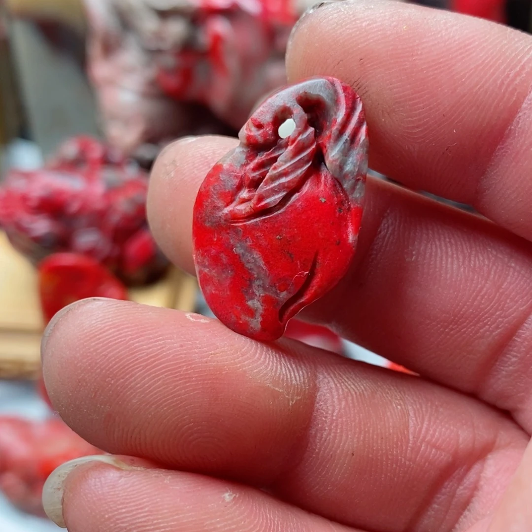 昌化鸡血石舒****石昌化鸡血石挂件