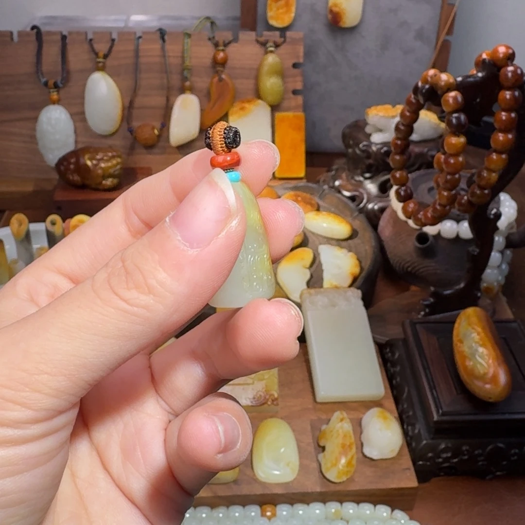 和田玉颈饰未镶嵌