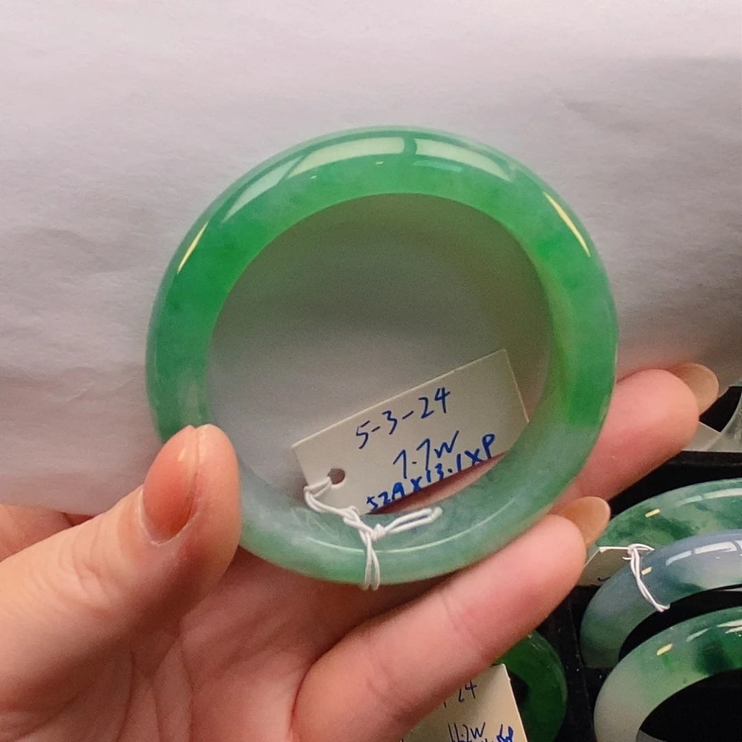 未镶嵌手镯翡翠15