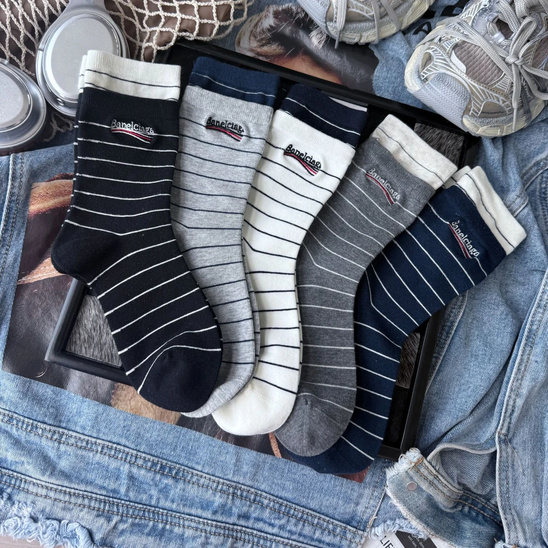 【秋上新】巴家英文刺绣条纹拼接运动风透气简约风中筒吸汗中筒袜