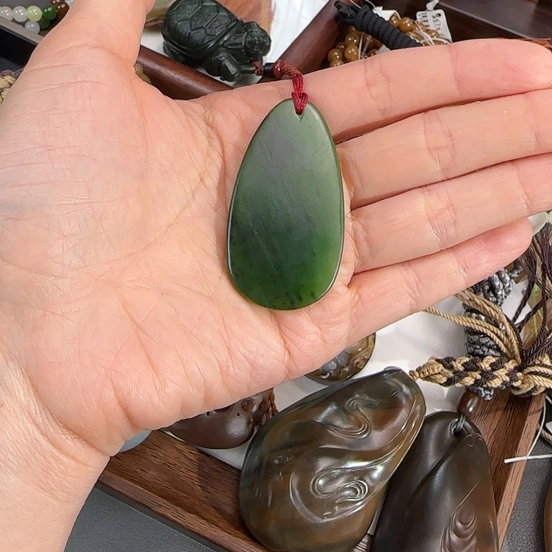 和田玉未镶嵌颈饰打****兽