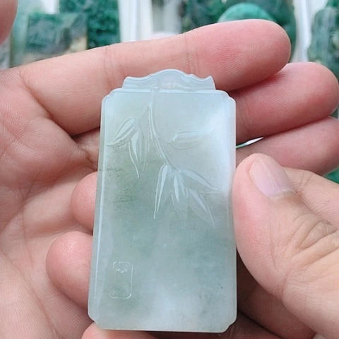 独山玉未镶嵌吊坠(不含链)青*