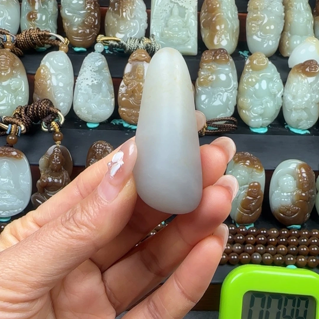 和田玉挂件未镶嵌龍**人