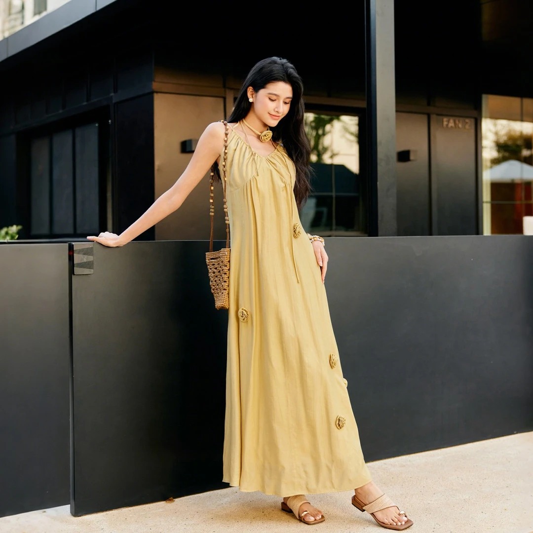 FaMeRoll/法麦罗 度假风玫瑰花挂脖装饰吊带连衣裙 FA251SZ0041