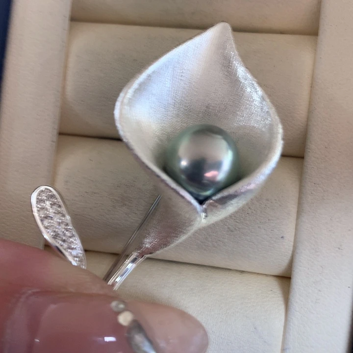 未镶嵌胸饰海水珍珠