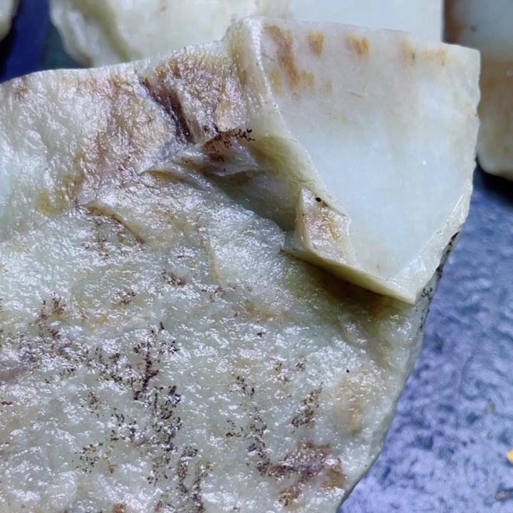 和田玉未镶嵌珠宝半成品