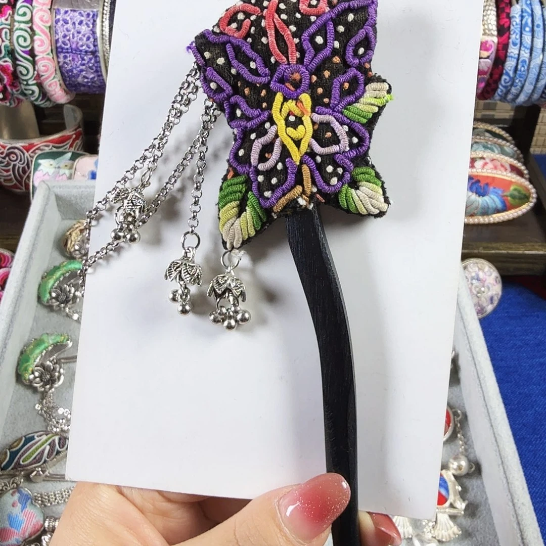 传承非遗刺绣饰品25