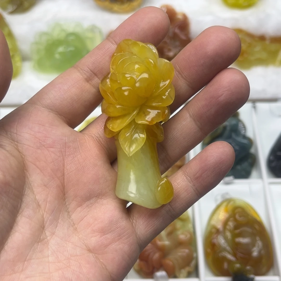 蛇纹石玉颈饰未镶嵌