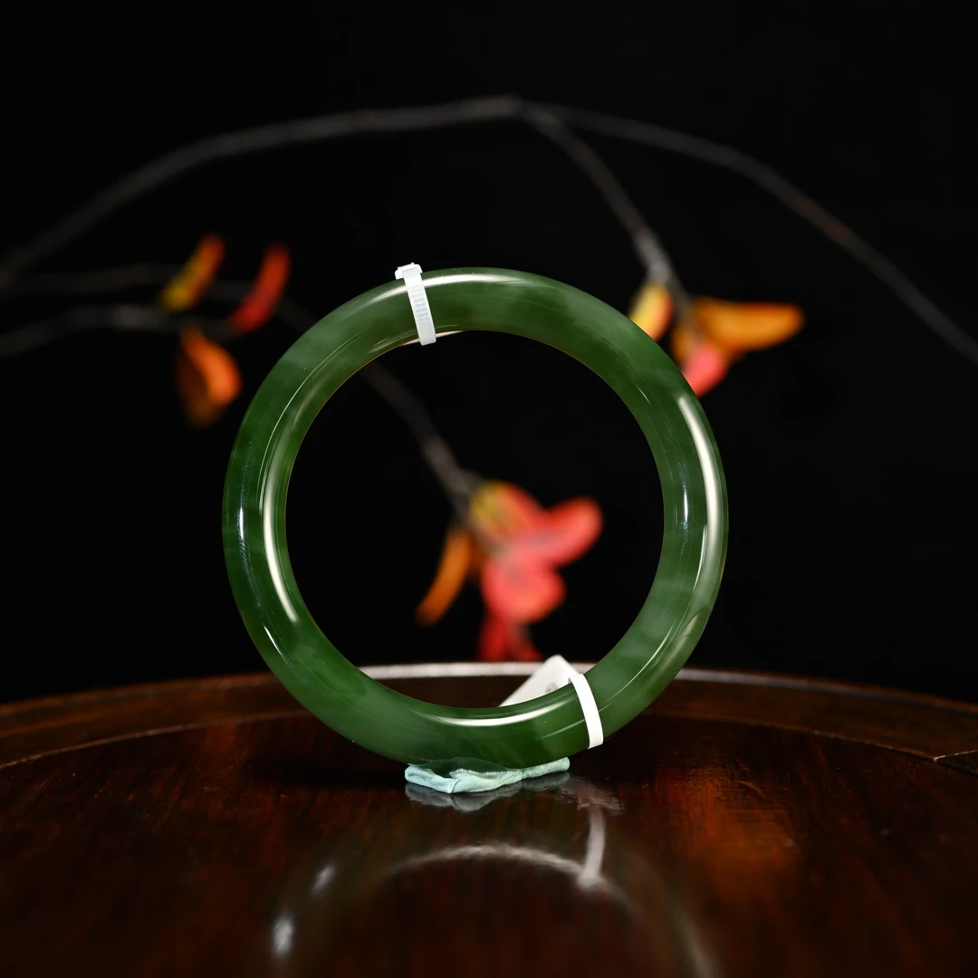 Lot8849 25YU109275和田玉碧玉猫眼手镯/匡时