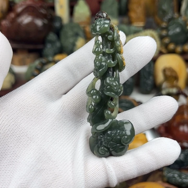 岫岩河磨玉（透闪石质玉）未镶嵌把件