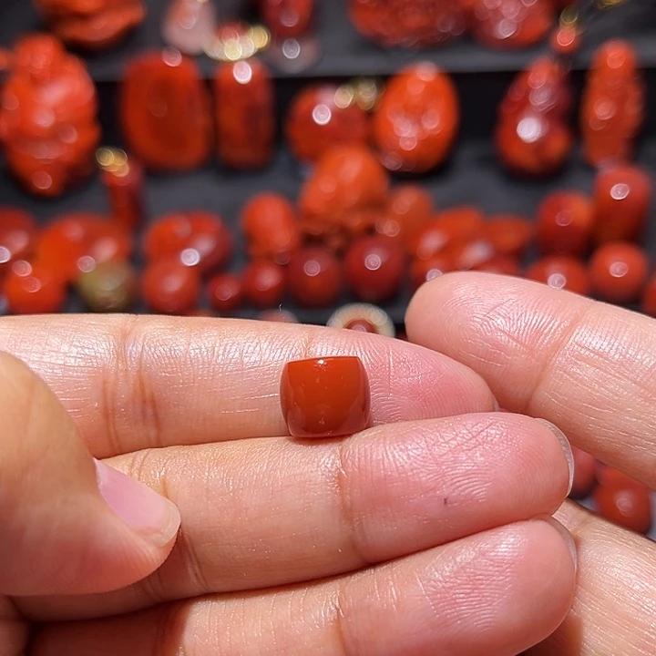 南红玛瑙未镶嵌配饰满色满肉直切10mm