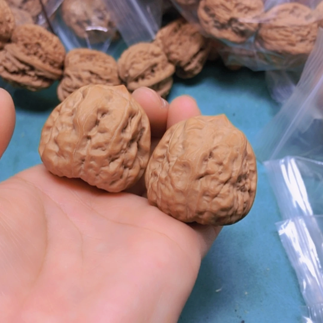 【闪购商品】把件核桃37.5红皮修尖蛤蟆头