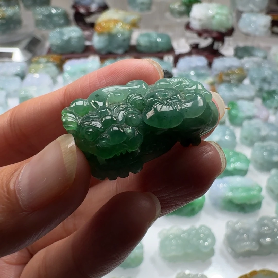 翡翠未镶嵌挂件貔貅