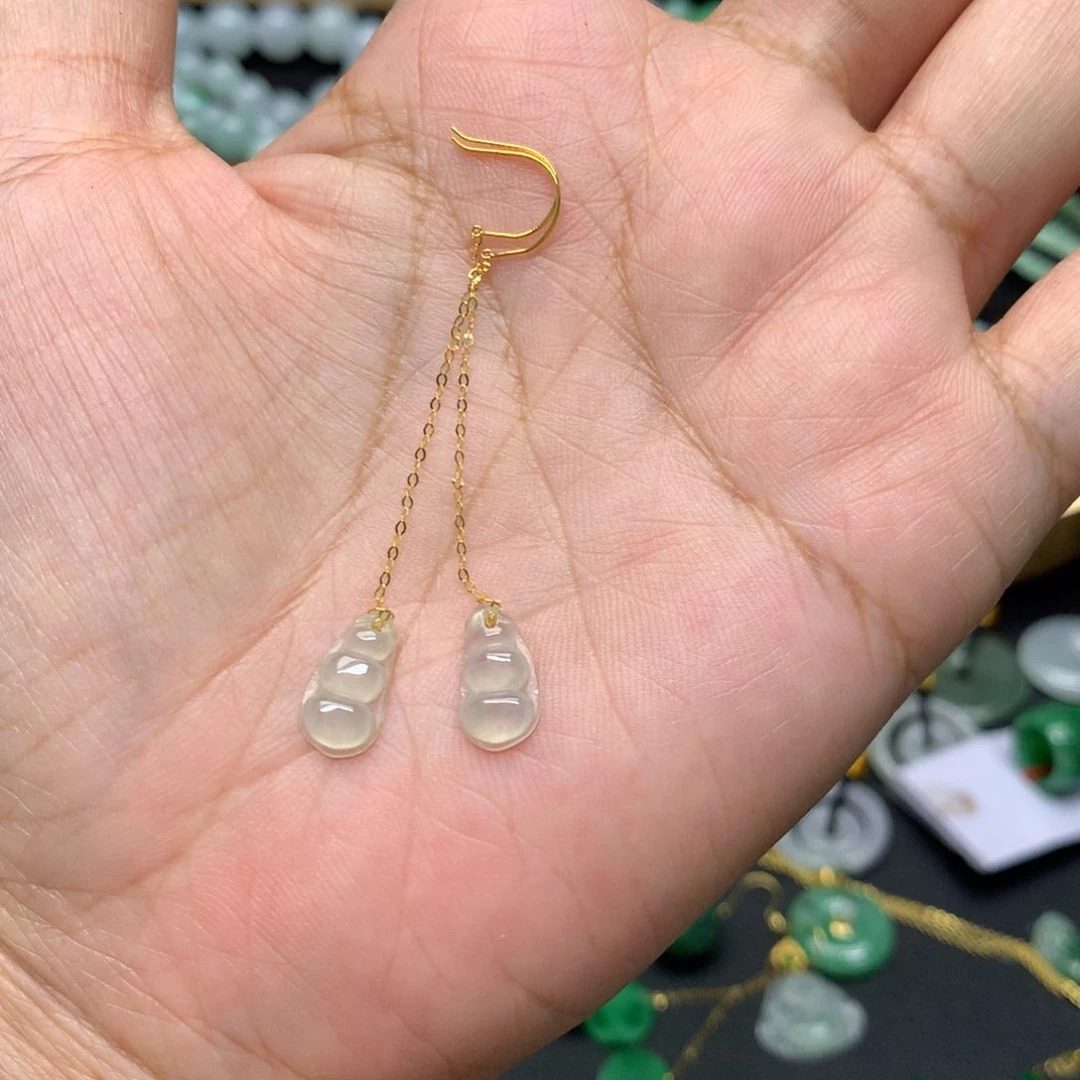 18K金镶嵌翡翠耳饰有纹裂