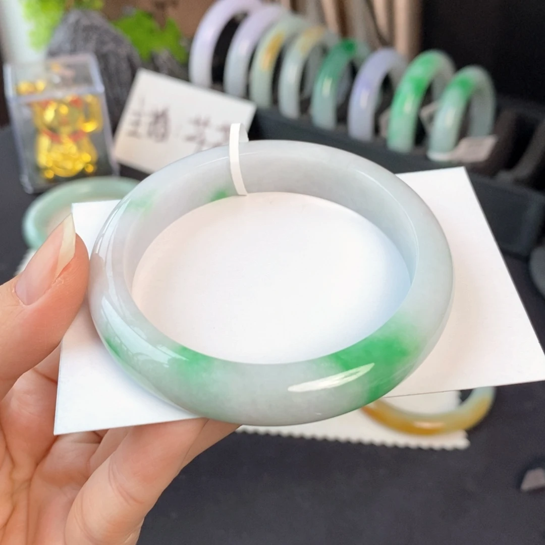 翡翠未镶嵌手镯白底青56